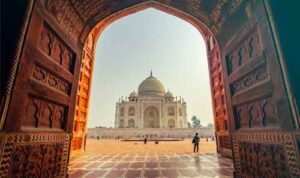 Taj Mahal tour from Delhi by Express Train