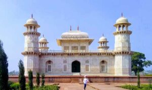 Taj Mahal Tour from Delhi by Premium Car